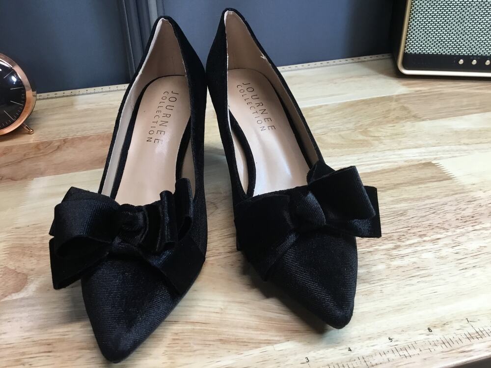 Journee Collection Crystol Women's 8 Black Bow Slip-On Pointed Toe Pump Heels